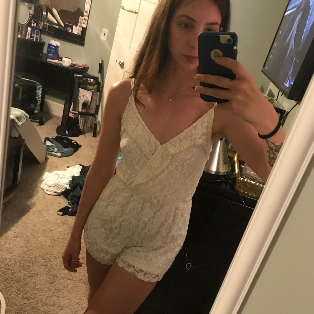 White lace Hollister romper. Size xs.
